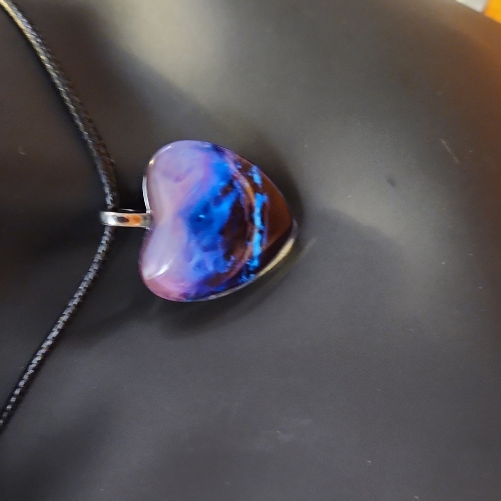 Heart Shape Pendant Necklace With a Scenery Mountain River